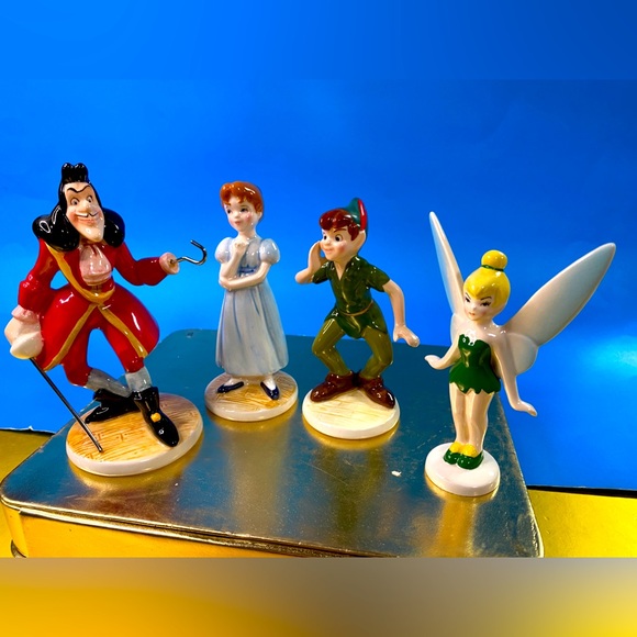 Walt Disney’s  Peter Pan Vintage Hand Painted Porcelain Figurines Set of 4 RARE - Picture 1 of 15